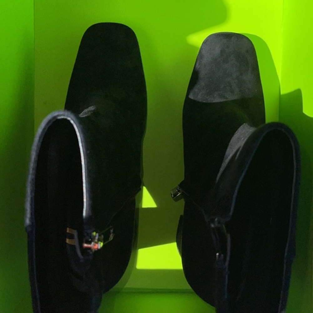 🌼2/$89 BLACK CODIE ANKLE BOOTIES - Picture 4 of 8